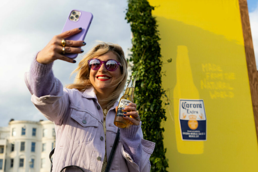 Corona 100% natural billboard