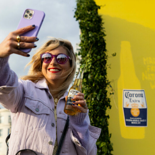 Corona 100% natural billboard