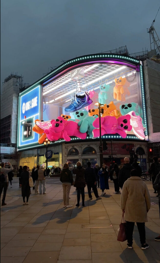 JD Sports has unveiled a state-of-the-art 3D billboard in Piccadilly Circus titled ‘The Christmas Claw’.