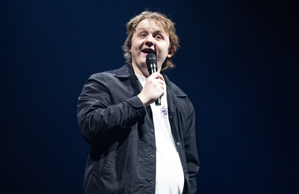 Lewis Capaldi has given out his phone number in a marketing campaign for his new single 'Pointless'.
