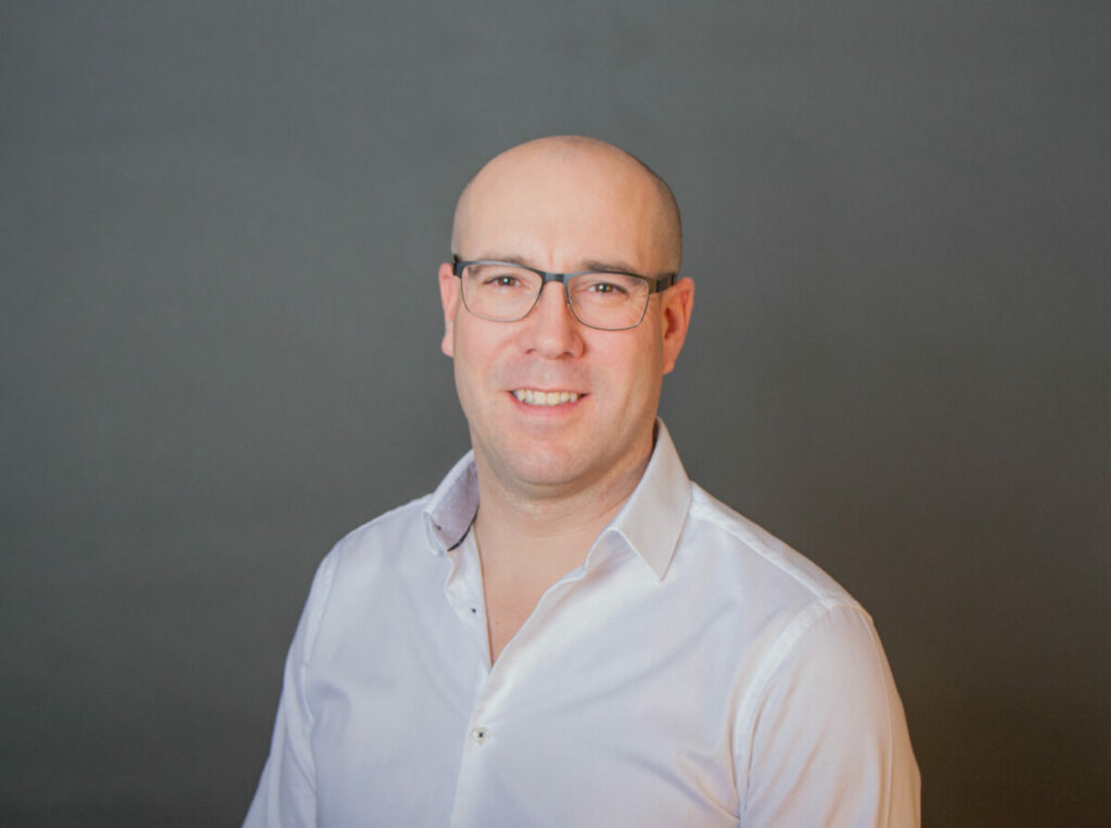 Specsavers has appointed Neil Hollins as its new UK board trading director as the brand looks to restructure its marketing team.