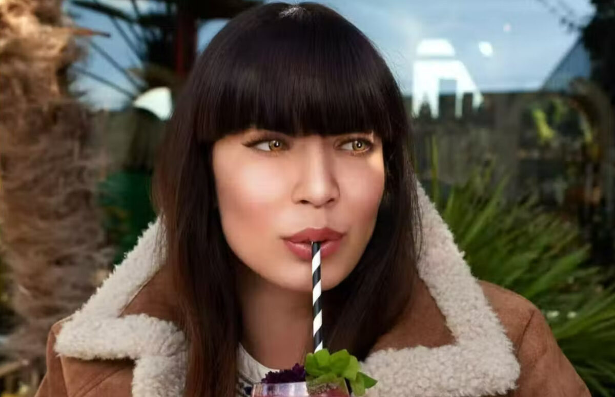 mira m&s influencer