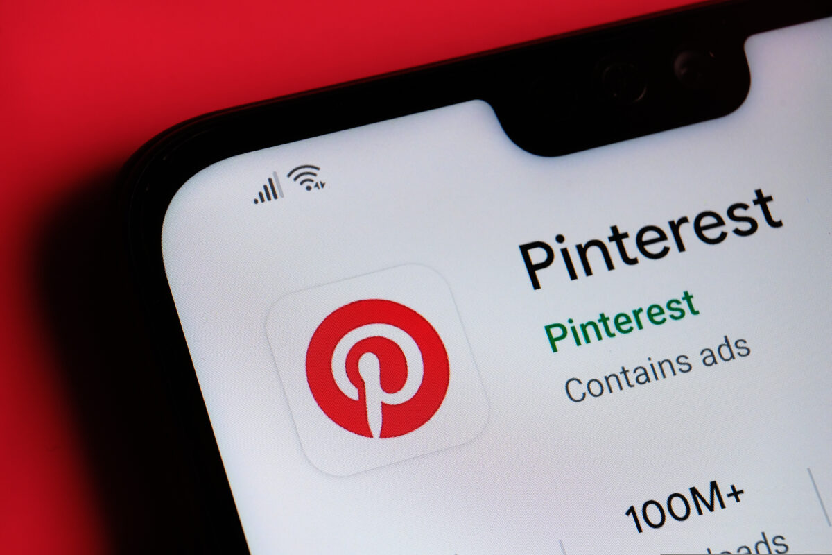 a picture depicting the pinterest app