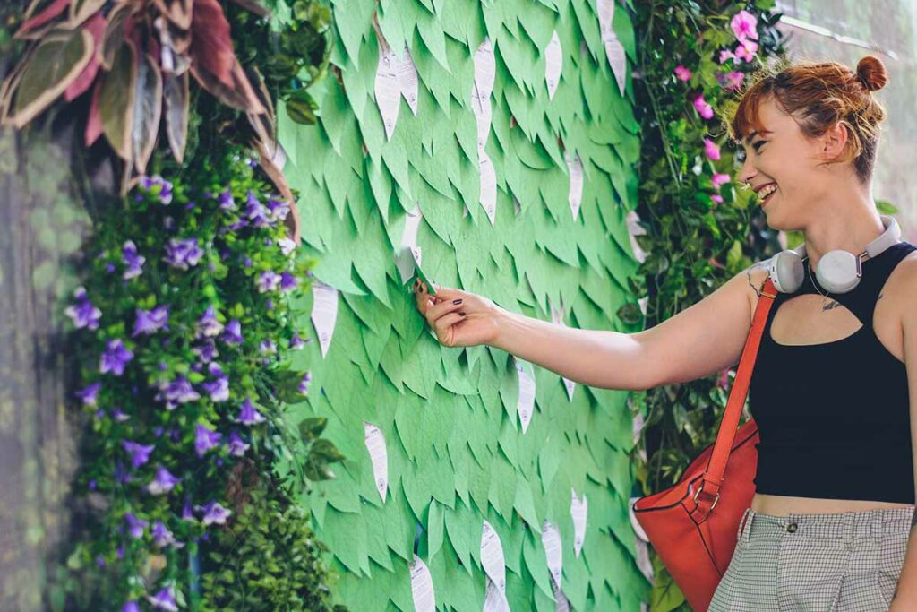 Never underestimate the power of a good-old fashioned billboard, especially when, as in these cases, the OOH is interactive. Here's a list of MB's top 8, here depicting Herbal Essence's billboard