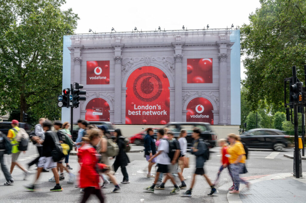 Vodafone has celebrated winning the Best in London Network award with an impressive out-of-home (OOH) wrap of Marble Arch, depicted here