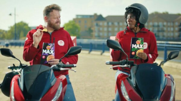 Walkers and Pizza Hut have teamed up to create a comedic campaign spot, promoting the crisps giant and pizza chain's new flavour fusion, depicted here with a still from the campaign