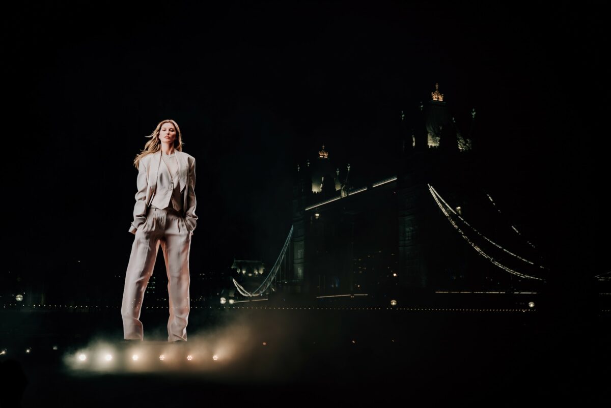 Picture of the gisele hologram. Hugo Boss has created a giant hologram of Brazilian supermodel Gisele Bündchen and South Korean star Lee Hin-Mo over Tower Bridge, marking the first time a fashion brand has launched a global campaign using the technology.