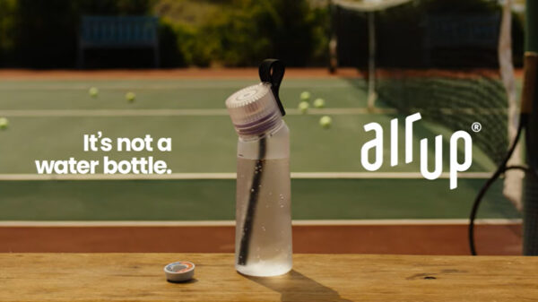 Shot from Air up. Air up is launching its first TV campaign in the UK to mark the appointment of the UK's largest media agency 7stars, showcasing the features of the bottle.