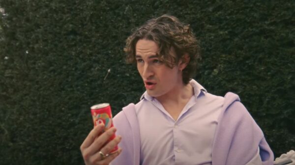 A young, floppy haired gentleman in a pink shirt stares at a J2O mocktail making a posh-looking o-shape with his mouth. J2O mockingly lashes out at the 'posh' and their occasionally extremely grating mannerisms in a rah-lly tongue-in-cheek spot aimed at showing off its summery new cocktail range.