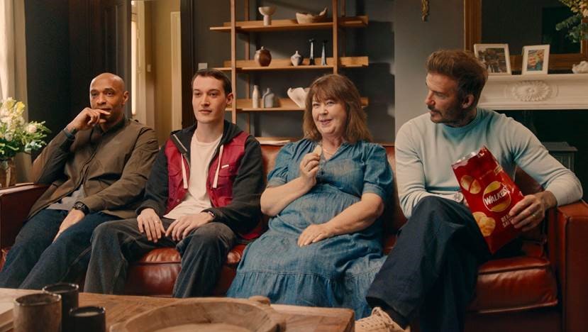 Walkers is building anticipation ahead of this weekend's Champions League Final by bringing back David Beckham and Thierry Henry for a new spot