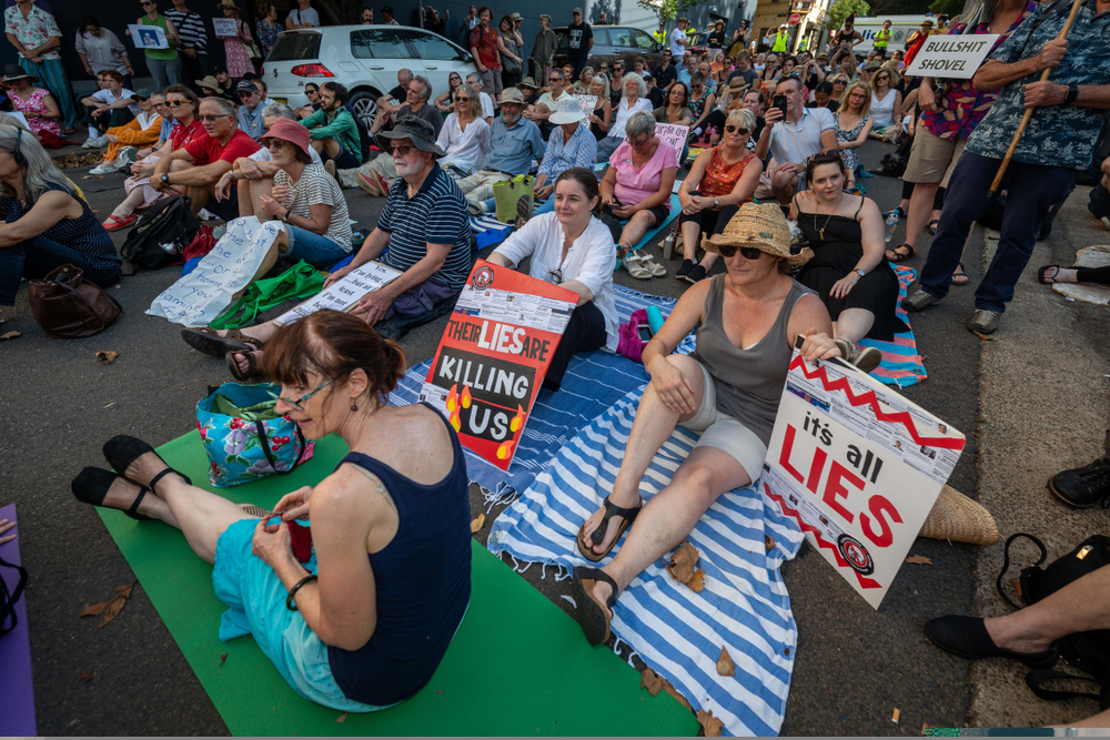 Climate change remains a highly important issue for Britons, but public perception is being clouded by widespread disinformation, a report reveals.