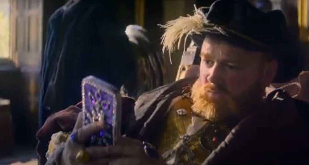 Henry VIII lounges, decadently as ever, as he indulges in a spot of bingo on a sparkling regal purple bedazzled phone. Mecca Bingo taps comedian Jessica Knappet and amps up its legacy by showing historical figures including Henry VIII, Cleopatra, Vikings and cavemen playing the game in its latest creative.