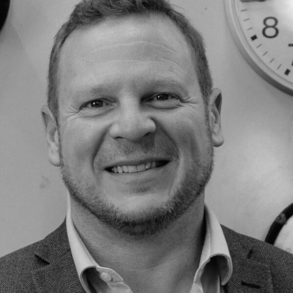 Virgin Media O2's director of brand and marketing Simon Groves has left the business, close to 25 years after originally joining O2.