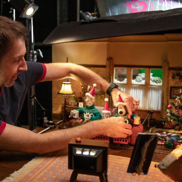 The BBC has released three Wallace & Gromit-themed idents to play on BBC One ahead of their return to the small screen in a 'Vengeance Most Fowl' on Christmas day.
