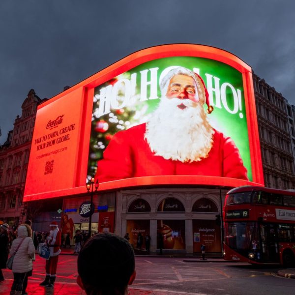 Coca-Cola has launched an interactive 3D animation as part of its Piccadilly Lights residency in London.