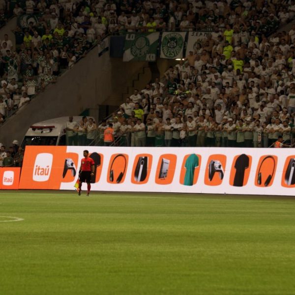 Itaú and Africa Creative turn soccer sidelines into interactive shopping experience