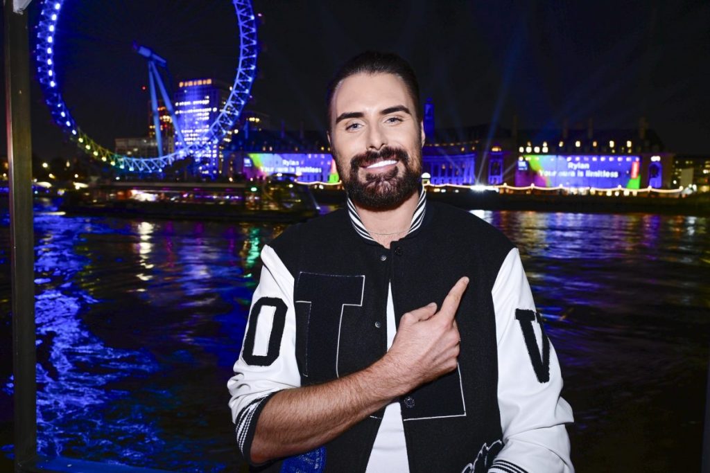 Lenovo and Intel illuminate London's Skyline with projection stunt