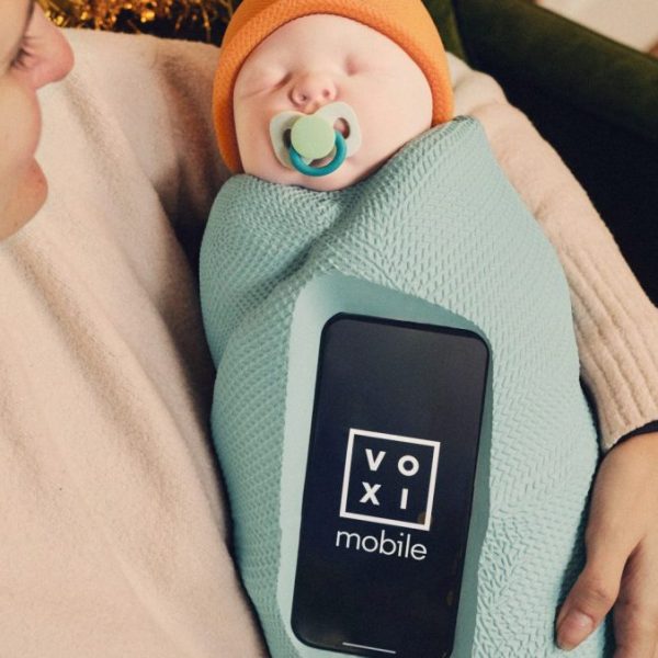 VOXI has launched a playful campaign just in time for the festive season designed to give people a way of scrolling their phone during family time.