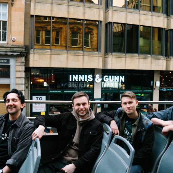 Brewery Innis and Gunn has enlisted the help of Scottish trad band Gnoss to celebrate its sponsorship of folk music festival Celtic Connections.