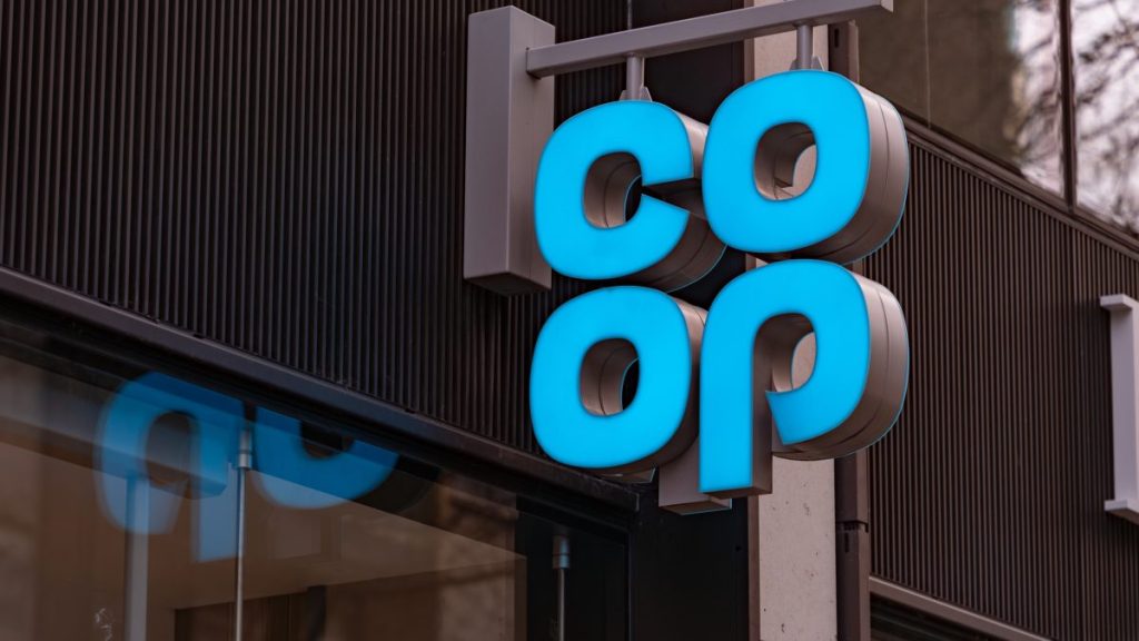 In a UK ‘first’, Co-op has unveiled a nationwide initiative to preload the Co-op membership application onto all Samsung O2 Telefónica devices.