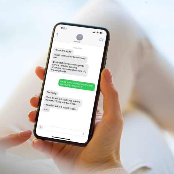 EE is warning against 'unprotected texts' this Valentine's with new figures indicating that as many as 93% of online daters share their personal data.