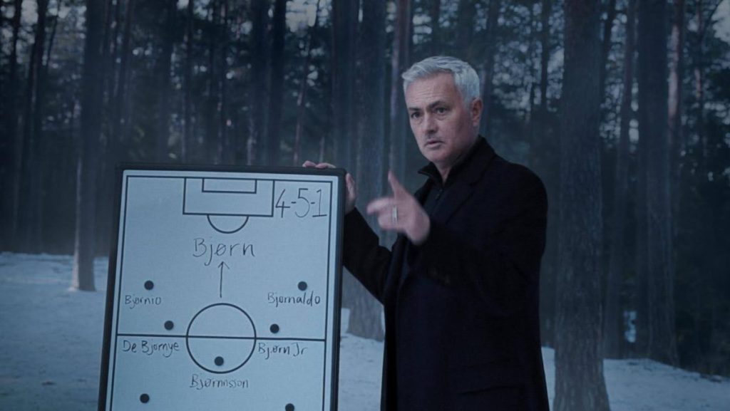 Chocolate company Snickers has unveiled a new campaign starring Fenerbahçe's football coach José Mourinho.