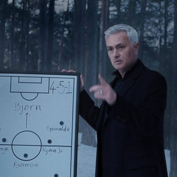 Chocolate company Snickers has unveiled a new campaign starring Fenerbahçe's football coach José Mourinho.