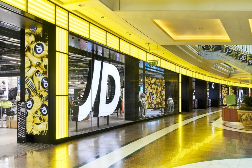 Sportswear retailer JD Sports celebrates the opening of its new Manchester store with Olympic record breaker Usain Bolt and YouTubers Beta Squad.