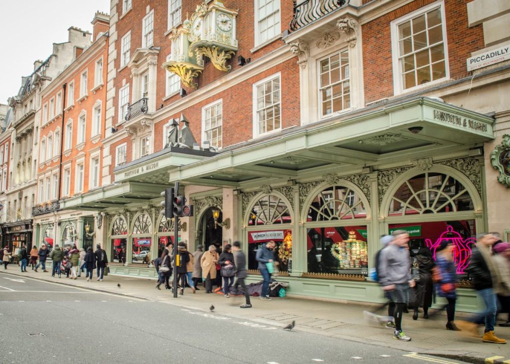 Luxury department store Fortnum & Mason has appointed Spin to manage its social media strategy.