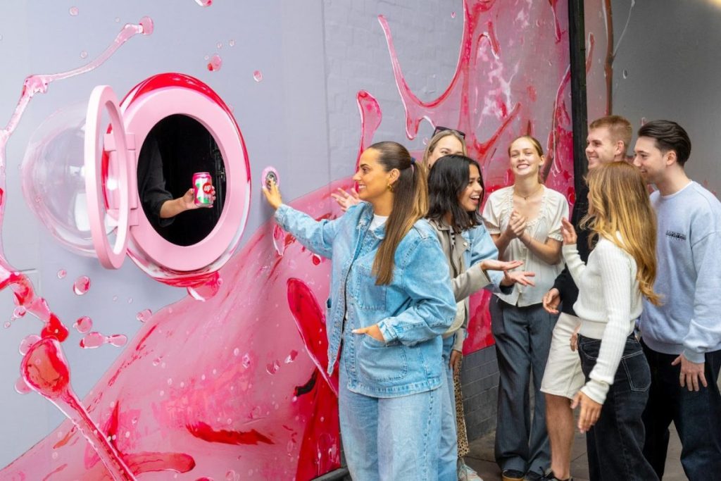 7Up has launched a pink-themed pop-up in London today (8 August) to promote the launch of its new Pink Lemonade flavour on the UK market.