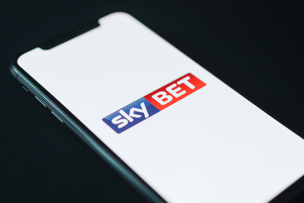 Sky Bet has extended its sponsorship of the popular Overlap YouTube channel, a football-focused content series