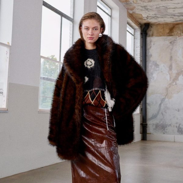 Fashion brand Topshop is making a surprise early return to the high street next week with John Lewis pop-ups.